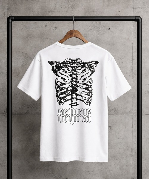 SEQUENZ(シークエンズ)の「SEQUENZ (シークエンズ) Tシャツ 半袖 バックプリント リブ素材 カットソー メンズ レディース(Tシャツ/カットソー・メンズ・ホワイト/ブラック・M/L)」の1枚目の写真