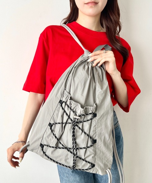 wears（ウェアーズ）の「【A4収納可】ナイロンドローストリングナップサック（バックパック/リュック・レディース・アイボリー/グレー/ブラック・FREE）」の7枚目の写真