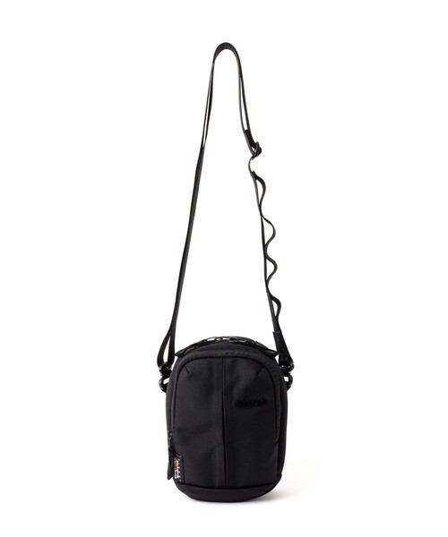 incase(インケース)の「【Incase/インケース】Tracks Small Shoulder Pouch(ショルダーバッグ・メンズ・ブラック・FREE)」の2枚目の写真