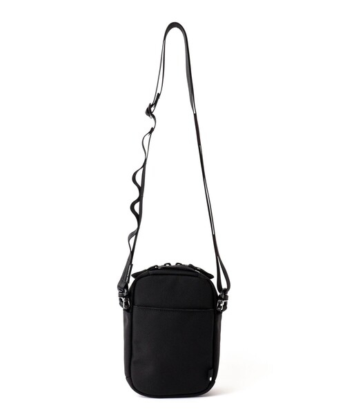 incase(インケース)の「【Incase/インケース】Tracks Small Shoulder Pouch(ショルダーバッグ・メンズ・ブラック・FREE)」の12枚目の写真