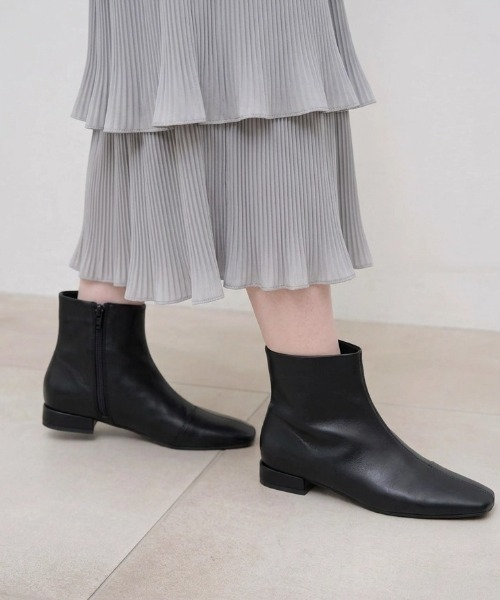 Launa lea(ラウナレア)の「【レイン対応】Rainy Dayストレッチスクエアトゥショートブーツ(R9024)(レインシューズ・レディース・ブラック/アイボリー・M/S/LL/L)」の3枚目の写真