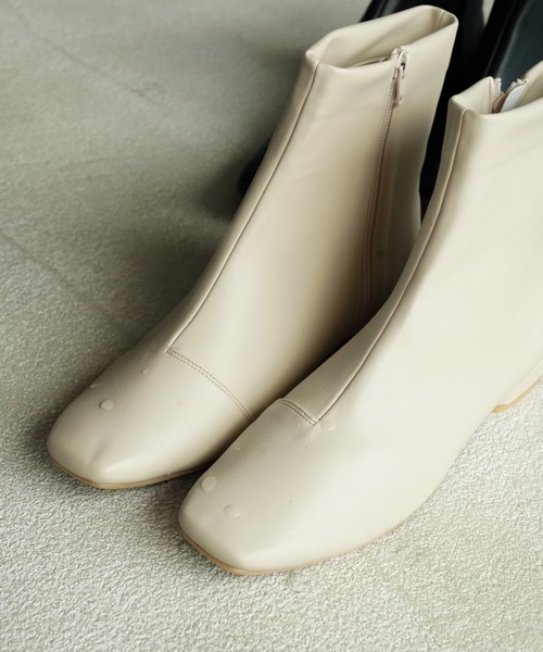 Launa lea(ラウナレア)の「【レイン対応】Rainy Dayストレッチスクエアトゥショートブーツ(R9024)(レインシューズ・レディース・ブラック/アイボリー・M/S/LL/L)」の20枚目の写真