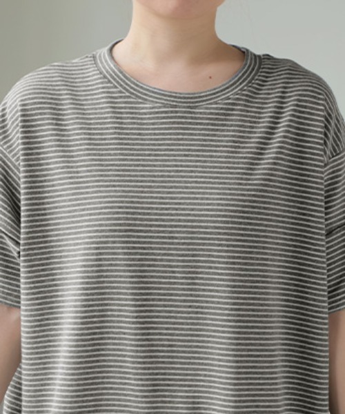 HUG.U(ハグユー)の「もっちりメロウボーダーTシャツ(Tシャツ/カットソー・レディース・ダークグレー/グレー×ホワイト/ホワイト×ブラック・FREE)」の16枚目の写真