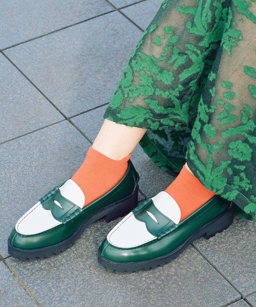 The Kenford Fineshoes(ケンフォードファインシューズ)の「The Kenford Fineshoes / ケンフォード ファインシューズ TANK SOLE LOAFERS COMBI(ローファー・レディース・ネイビー/グリーン/ブラウン・24.5cm/24cm/23.5cm/23cm)」の2枚目の写真