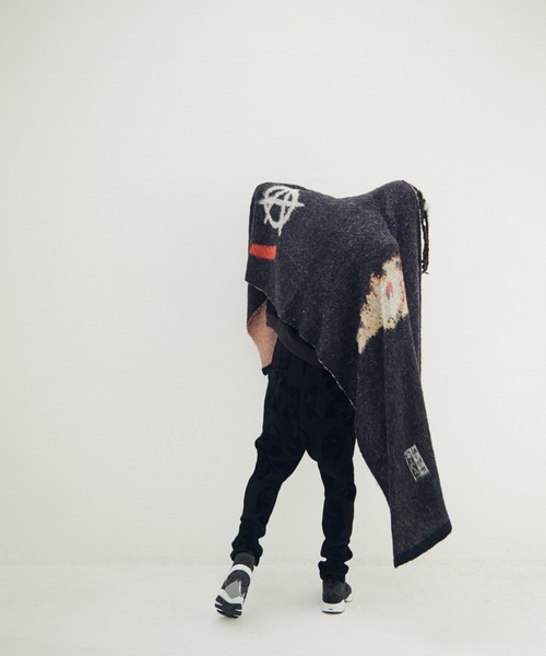 STOF(ストフ)の「STOF/ストフ/Alternative Knit Throw(ストール/ショール・メンズ・ブラック/ホワイト・F)」の9枚目の写真