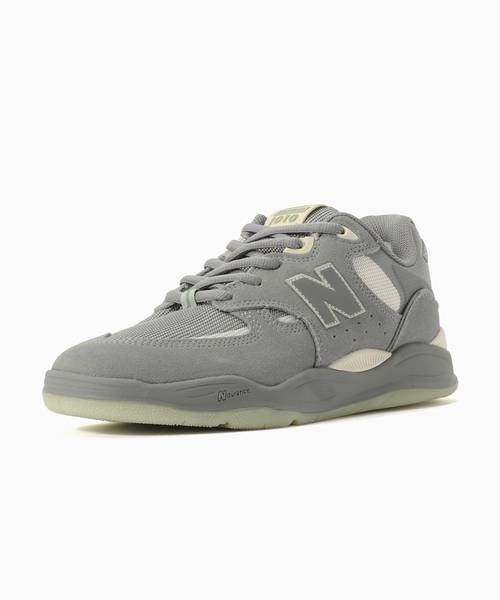 NEW BALANCE(ニューバランス)の「NEW BALANCE NUMERIC / ニューバランス ヌメリック 1010 Tiago Lemos(スニーカー・メンズ・ライトグレー・26.5cm/27cm/27.5cm/28cm/26cm)」の2枚目の写真