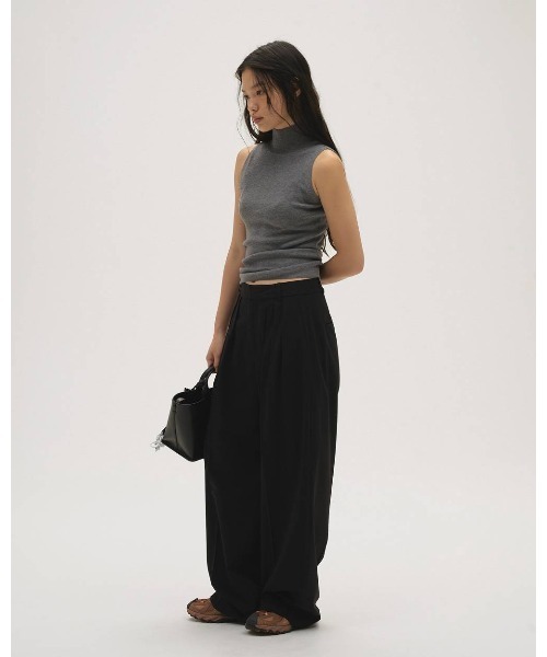 TODAYFUL（トゥデイフル）の「TODAYFUL Dry Touch Tuck Trousers