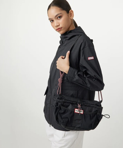 HUNTER(ハンター)の「HUNTER/ハンター ショルダーバッグ トラベル クロスボディ TRAVEL CROSSBODY(ショルダーバッグ・レディース・ホワイト/ブラック・FREE)」の2枚目の写真