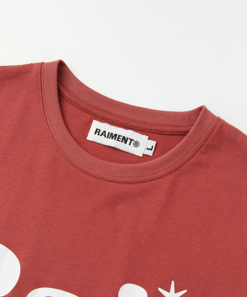 RAIMENT（レイメント）の「エッセンシャル RAI ロゴ ソリッド 半袖Tシャツ_ブリックレッド（Tシャツ/カットソー・メンズ・その他・WS/MEDIUM/LARGE/X-LARGE）」の9枚目の写真