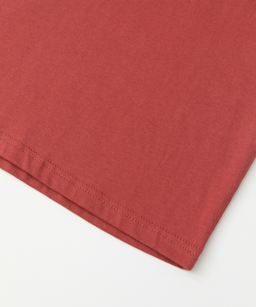 RAIMENT（レイメント）の「エッセンシャル RAI ロゴ ソリッド 半袖Tシャツ_ブリックレッド（Tシャツ/カットソー・メンズ・その他・WS/MEDIUM/LARGE/X-LARGE）」の12枚目の写真