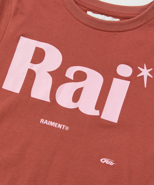 RAIMENT（レイメント）の「エッセンシャル RAI ロゴ ソリッド 半袖Tシャツ_ブリックレッド（Tシャツ/カットソー・メンズ・その他・WS/MEDIUM/LARGE/X-LARGE）」の17枚目の写真