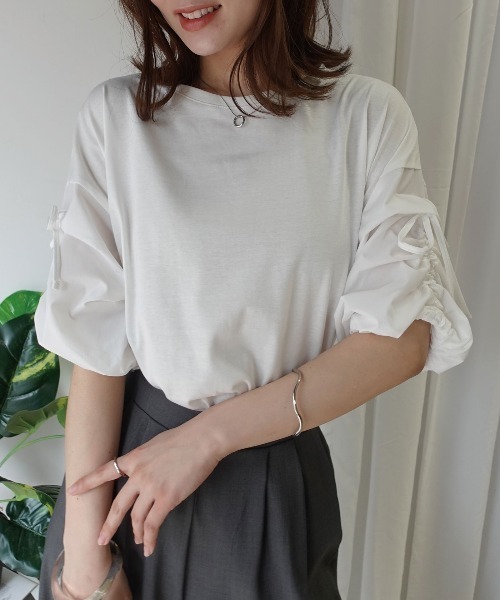 CORNERS(コーナーズ)の「異素材シャーリング袖トップス【接触冷感】(Tシャツ/カットソー・レディース・ブラック/オフホワイト・FREE)」の8枚目の写真