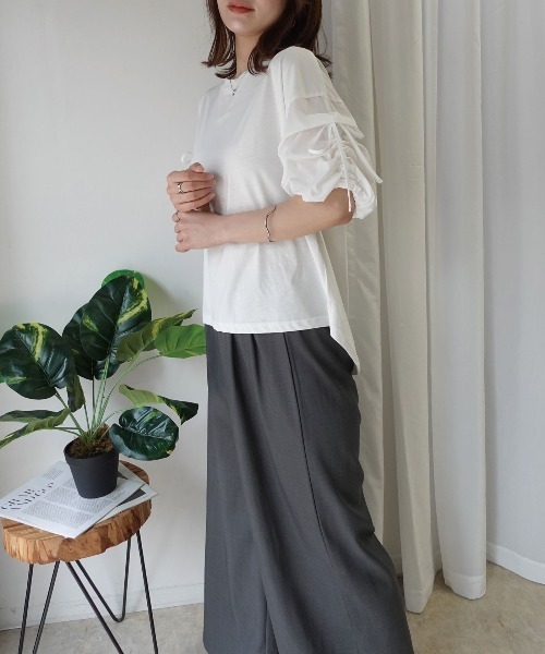 CORNERS(コーナーズ)の「異素材シャーリング袖トップス【接触冷感】(Tシャツ/カットソー・レディース・ブラック/オフホワイト・FREE)」の6枚目の写真