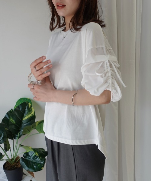 CORNERS(コーナーズ)の「異素材シャーリング袖トップス【接触冷感】(Tシャツ/カットソー・レディース・ブラック/オフホワイト・FREE)」の5枚目の写真