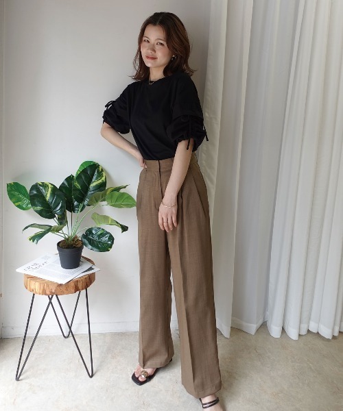 CORNERS(コーナーズ)の「異素材シャーリング袖トップス【接触冷感】(Tシャツ/カットソー・レディース・ブラック/オフホワイト・FREE)」の15枚目の写真