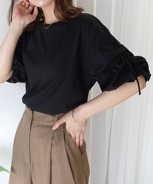 CORNERS(コーナーズ)の「異素材シャーリング袖トップス【接触冷感】(Tシャツ/カットソー・レディース・ブラック/オフホワイト・FREE)」の12枚目の写真
