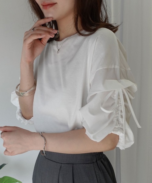 CORNERS(コーナーズ)の「異素材シャーリング袖トップス【接触冷感】(Tシャツ/カットソー・レディース・ブラック/オフホワイト・FREE)」の22枚目の写真