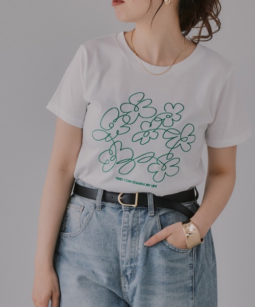 210nouve(トゥージュヌーブ)の「フラワー 刺繍 Tシャツ(Tシャツ/カットソー・レディース・ブラック/ホワイト/ミント/オートミール・FREE)」の2枚目の写真