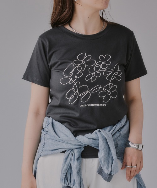 210nouve(トゥージュヌーブ)の「フラワー 刺繍 Tシャツ(Tシャツ/カットソー・レディース・ブラック/ホワイト/ミント/オートミール・FREE)」の12枚目の写真