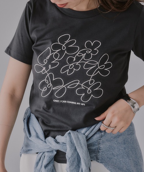 210nouve(トゥージュヌーブ)の「フラワー 刺繍 Tシャツ(Tシャツ/カットソー・レディース・ブラック/ホワイト/ミント/オートミール・FREE)」の13枚目の写真