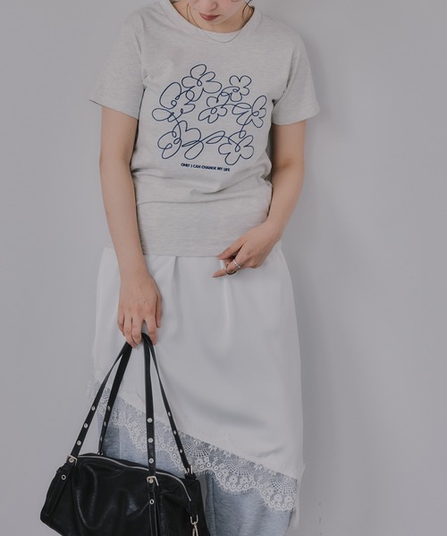 210nouve(トゥージュヌーブ)の「フラワー 刺繍 Tシャツ(Tシャツ/カットソー・レディース・ブラック/ホワイト/ミント/オートミール・FREE)」の22枚目の写真