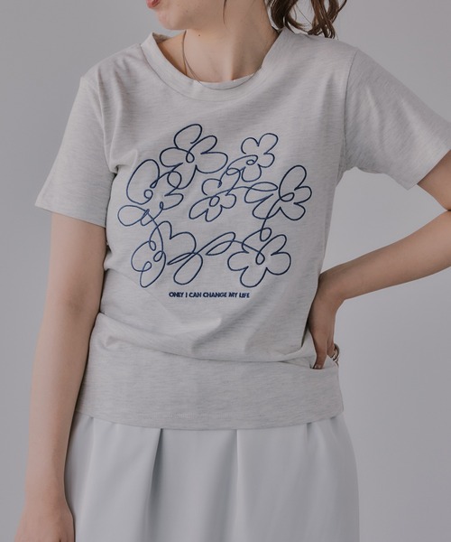210nouve(トゥージュヌーブ)の「フラワー 刺繍 Tシャツ(Tシャツ/カットソー・レディース・ブラック/ホワイト/ミント/オートミール・FREE)」の17枚目の写真