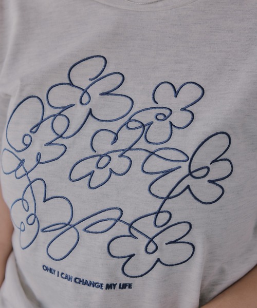 210nouve(トゥージュヌーブ)の「フラワー 刺繍 Tシャツ(Tシャツ/カットソー・レディース・ブラック/ホワイト/ミント/オートミール・FREE)」の19枚目の写真