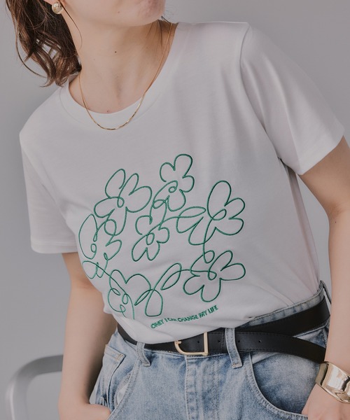 210nouve(トゥージュヌーブ)の「フラワー 刺繍 Tシャツ(Tシャツ/カットソー・レディース・ブラック/ホワイト/ミント/オートミール・FREE)」の7枚目の写真