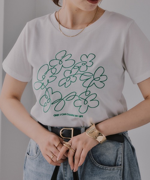 210nouve(トゥージュヌーブ)の「フラワー 刺繍 Tシャツ(Tシャツ/カットソー・レディース・ブラック/ホワイト/ミント/オートミール・FREE)」の5枚目の写真