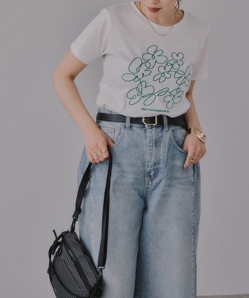 210nouve(トゥージュヌーブ)の「フラワー 刺繍 Tシャツ(Tシャツ/カットソー・レディース・ブラック/ホワイト/ミント/オートミール・FREE)」の6枚目の写真