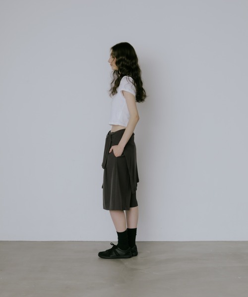 lit(リット)の「Double Tuck Half Pants(その他パンツ・レディース・チャコールグレー・FREE)」の4枚目の写真