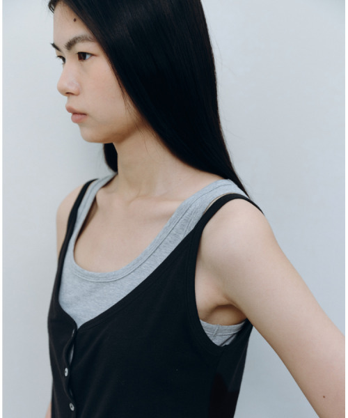 CACELE(カッセル)の「LAYERED BUTTON SLEEVELESS, MULTI(Tシャツ/カットソー・レディース・その他・FREE)」の2枚目の写真