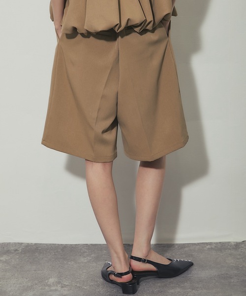ANOTHER S(アナザーエス)の「タックワイドハーフパンツ(その他パンツ・レディース・ベージュ/ブラック・FREE)」の18枚目の写真