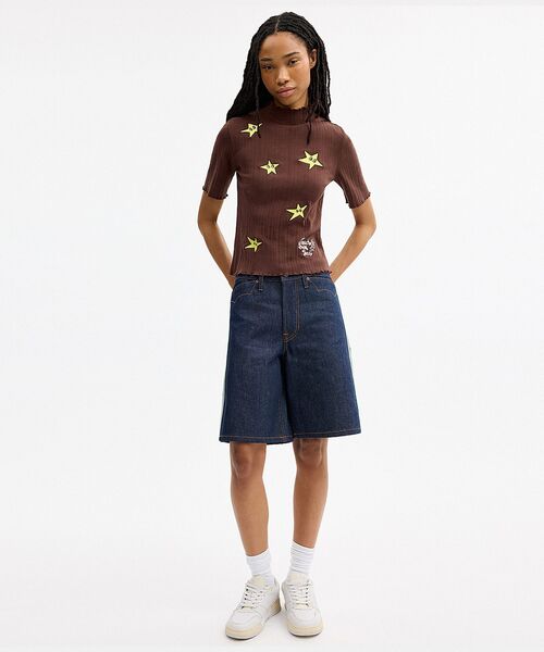 COACH(コーチ)の「【COACH | BRAIN DEAD】グラフィック ポインテール モックネック トップ(Tシャツ/カットソー・レディース・ブラウン系その他・MEDIUM/LARGE/X-SMALL/SMALL)」の2枚目の写真