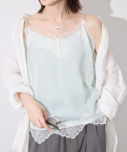 SLOBE IENA(スローブイエナ)の「《セットアップ対応可/新色/追加5》サテンレースキャミソール(シャツ/ブラウス・レディース・ブラウン/グリーン/ブラック/アイボリー・FREE)」の4枚目の写真