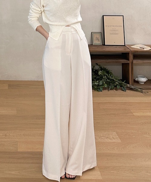 AMAJI(アマジ)の「ハイウエスト フレアパンツ(その他パンツ・レディース・ブラック/ホワイト/グレー・SMALL/LARGE/MEDIUM)」の4枚目の写真
