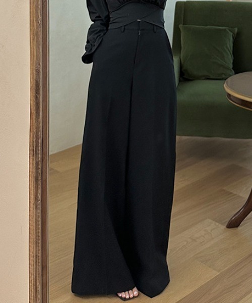 AMAJI(アマジ)の「ハイウエスト フレアパンツ(その他パンツ・レディース・ブラック/ホワイト/グレー・SMALL/LARGE/MEDIUM)」の9枚目の写真