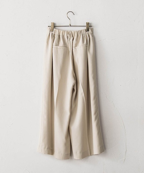 MAYSON GREY（メイソングレイ）の「【40周年限定】復刻リネンライクイージークロップドワイドパンツ（その他パンツ・レディース・ブラック・M）」の2枚目の写真