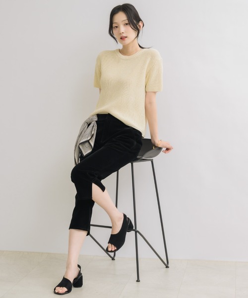 NEUNA(ヌナ)の「スエードラウンドヒールアシメサンダル(サンダル・レディース・ブラック・LARGE/MEDIUM/SMALL)」の7枚目の写真