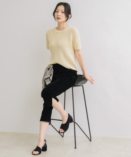 NEUNA(ヌナ)の「スエードラウンドヒールアシメサンダル(サンダル・レディース・ブラック・LARGE/MEDIUM/SMALL)」の5枚目の写真