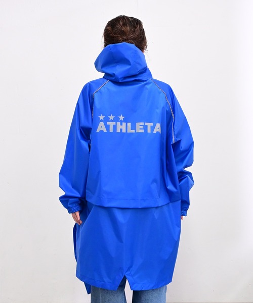 ATHLETA(アスレタ)の「≪athleta≫雨の日の移動も、観戦も頼れるバックパックの上から羽織れる、反射ロゴ付きレインポンチョ。(ポンチョ・レディース・ネイビー/ブラック・F)」の13枚目の写真