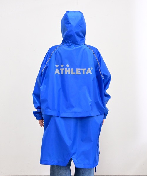 ATHLETA(アスレタ)の「≪athleta≫雨の日の移動も、観戦も頼れるバックパックの上から羽織れる、反射ロゴ付きレインポンチョ。(ポンチョ・レディース・ネイビー/ブラック・F)」の14枚目の写真