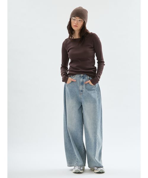 emmi(エミ)の「ウエストゴムサイドタックデニムパンツ(デニムパンツ・レディース・ブラック/ブルー・1/0)」の9枚目の写真