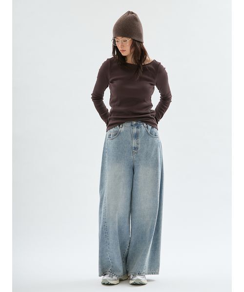 emmi(エミ)の「ウエストゴムサイドタックデニムパンツ(デニムパンツ・レディース・ブラック/ブルー・1/0)」の10枚目の写真