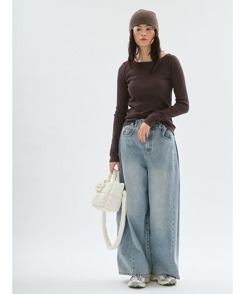 emmi(エミ)の「ウエストゴムサイドタックデニムパンツ(デニムパンツ・レディース・ブラック/ブルー・1/0)」の11枚目の写真
