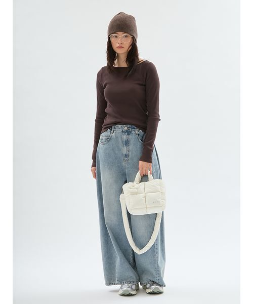 emmi(エミ)の「ウエストゴムサイドタックデニムパンツ(デニムパンツ・レディース・ブラック/ブルー・1/0)」の12枚目の写真