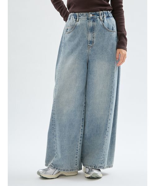 emmi(エミ)の「ウエストゴムサイドタックデニムパンツ(デニムパンツ・レディース・ブラック/ブルー・1/0)」の20枚目の写真