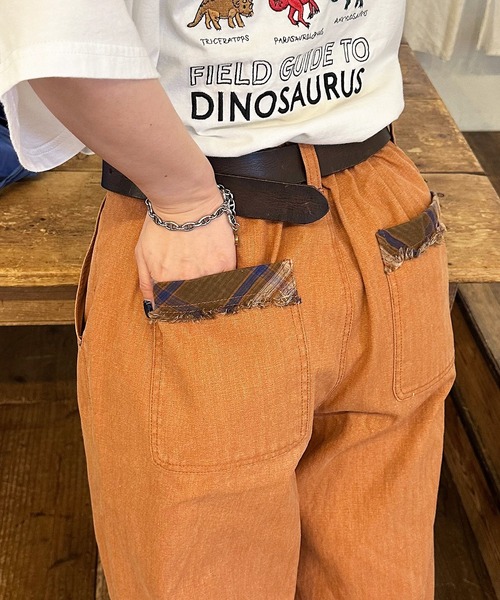 DOUBLE NAME(ダブルネーム)の「ヘリンボーンツイル×チェック タックワイドパンツ(その他パンツ・レディース・カーキ/オレンジ/ブラック・FREE)」の16枚目の写真