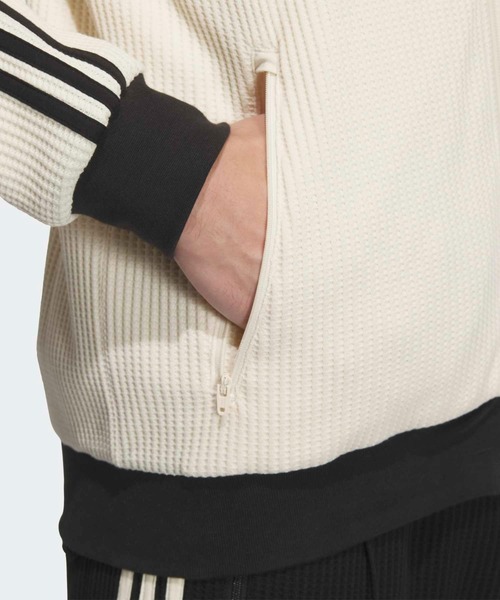 adidas（アディダス）の「アディカラー クラシック トラックトップ（ジェンダーニュートラル）ワッフル  / トラックジャケット / ジャージ / アディダスオリジナルス adidas Originals（ジャージ・メンズ・ホワイト・SMALL/MEDIUM/LARGE/X-LARGE/XX-LARGE/X-SMALL/XX-SMALL/4XL/5XL/3XS/3XL）」の10枚目の写真