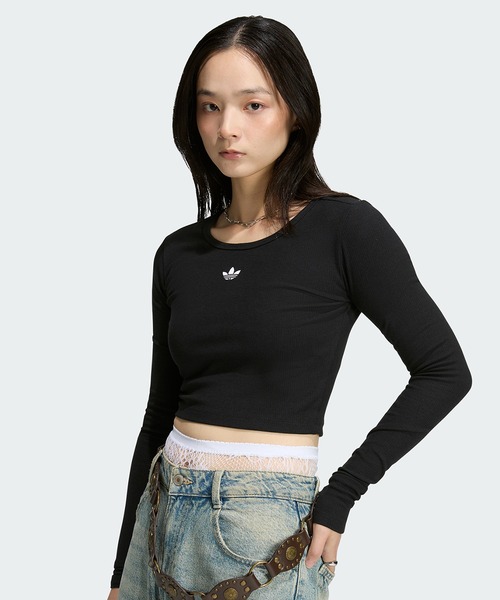 adidas(アディダス)の「エッセンシャルズ リブ クロップド 長袖Tシャツ / ロンT / アディダスオリジナルス adidas Originals(Tシャツ/カットソー・レディース・ブラック・3XL/MEDIUM/SMALL/X-LARGE/X-SMALL/XX-LARGE/LARGE)」の1枚目の写真